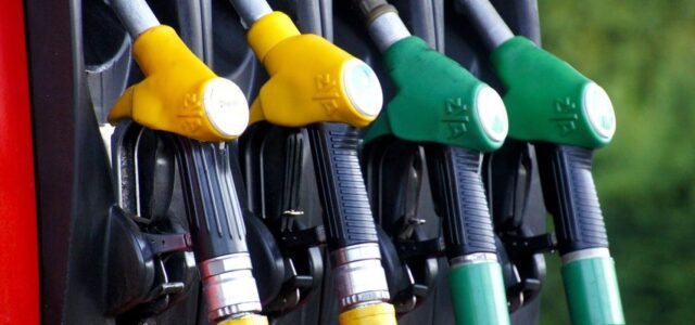 10 συμβουλές για να κάνετε οικονομία στη βενζίνη