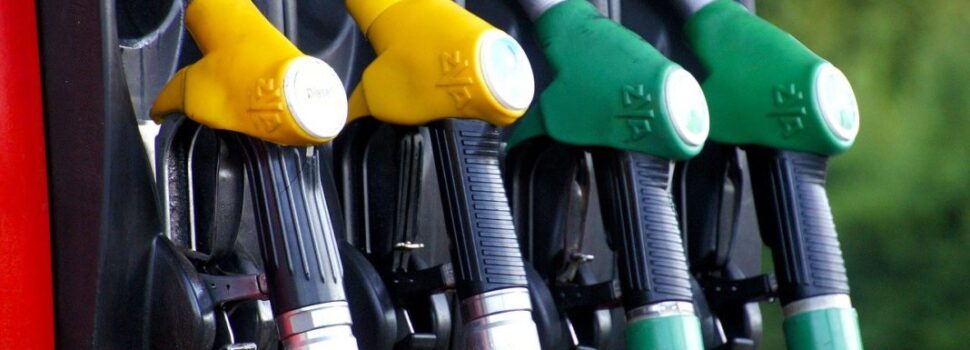 10 συμβουλές για να κάνετε οικονομία στη βενζίνη