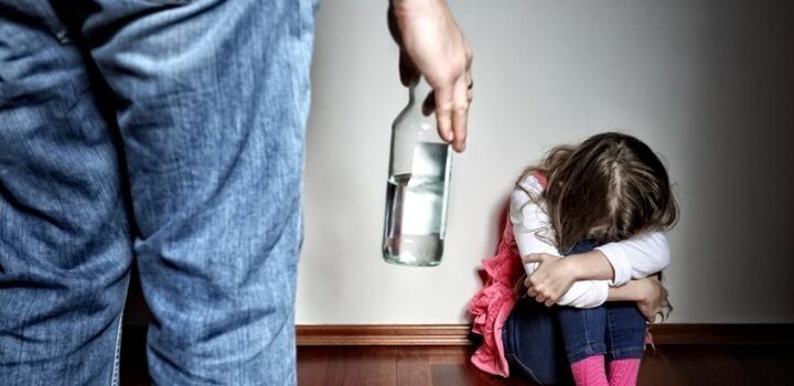 Σεξουαλική κακοποίηση παιδιών: Πώς μπορούν να προστατεύσουν οι γονείς τα παιδιά τους;