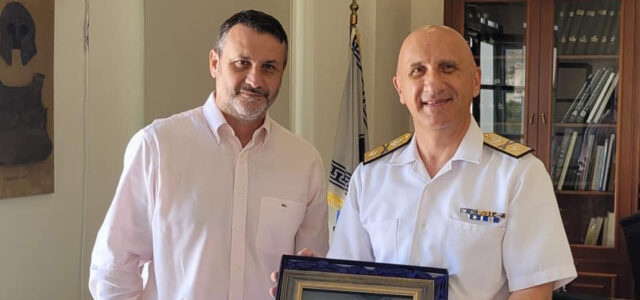 Ο Δήμαρχος Σαλαμίνας συνάντησε τον νέο Διοικητή ΝΣ Αρχιπλοίαρχο (Μ) Β.Βασιλογιαννακόπουλο ΠΝ