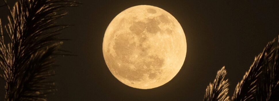 Πανσέληνος και ολική έκλειψη Σελήνης τα χαράματα της Δευτέρας 16 Μαΐου, εν μέρει ορατή και από την Ελλάδα
