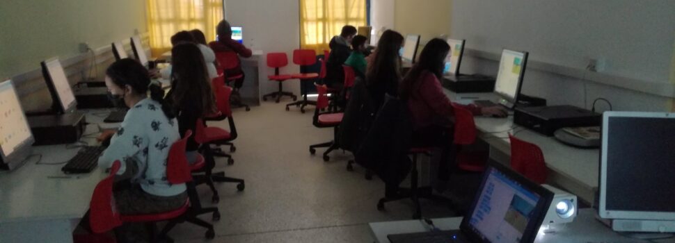 10 νέους ηλεκτρονικούς υπολογιστές παρέδωσε ο Δήμος Σαλαμίνας στο πλαίσιο του εκσυγχρονισμού των σχολείων του νησιού