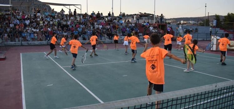 Με μεγάλη επιτυχία και ανακοινώσεις του Δημάρχου Σαλαμίνας πραγματοποιήθηκε η γιορτή τέννις του Ομίλου Αντισφαίρισης Σαλαμίνας