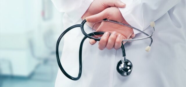 Προσωπικός γιατρός: Πόση ώρα θα εξετάζει τους ασθενείς και ποιες θα είναι οι υποχρεώσεις του – Πότε θα πληρώνουν οι πολίτες