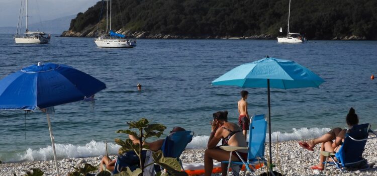 Το 60% των Ελλήνων δεν ξέρει να κολυμπάει – 12 κανόνες προστασίας