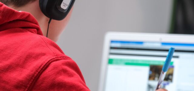 Πώς η χρήση του διαδικτύου μπορεί ωφελήσει τα παιδιά με ειδικές μαθησιακές δυσκολίες