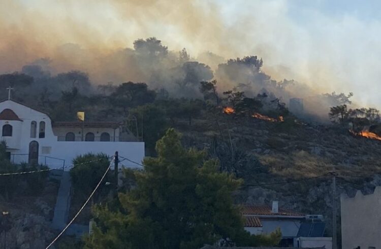 Αυτές είναι οι επικίνδυνες περιοχές για φωτιά στη Σαλαμίνα