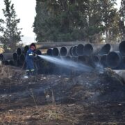 Μικρή αλλά… επικίνδυνη η φωτιά που ξέσπασε στο κοιμητήριο