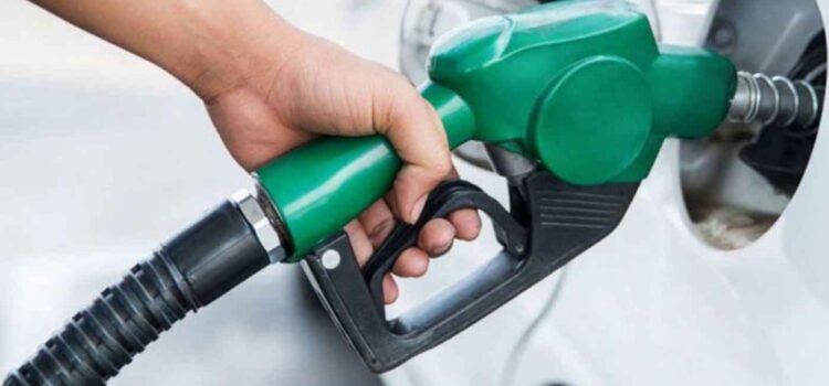 Καύσιμα: Μεγάλη μείωση της κατανάλωσης βενζίνης τον Ιούλιο