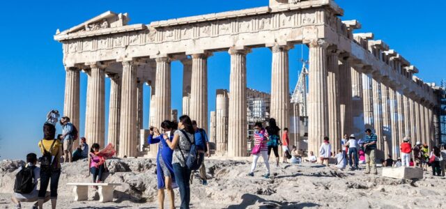 Περισσότεροι από 16.000 τουρίστες κάθε ημέρα στην Ακρόπολη