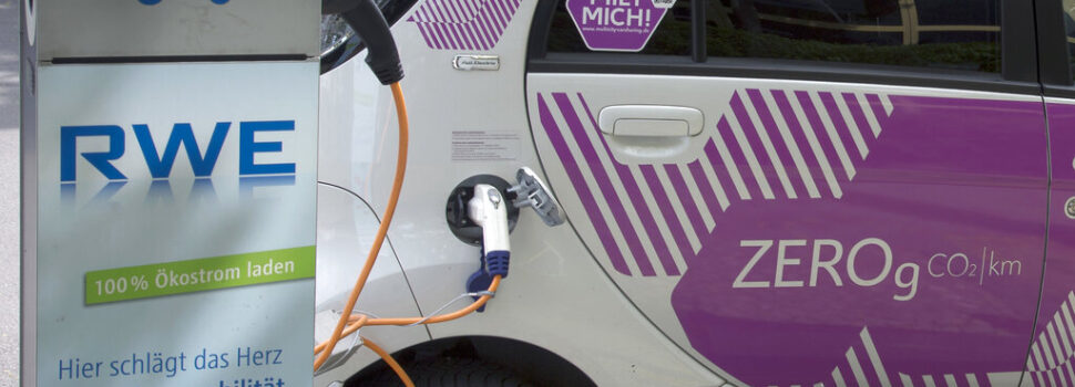 ΕΕ: Σταθμούς φόρτισης ηλεκτρικών αυτοκινήτων κάθε 60 χλμ. ζητά το Ευρωπαϊκό Κοινοβούλιο