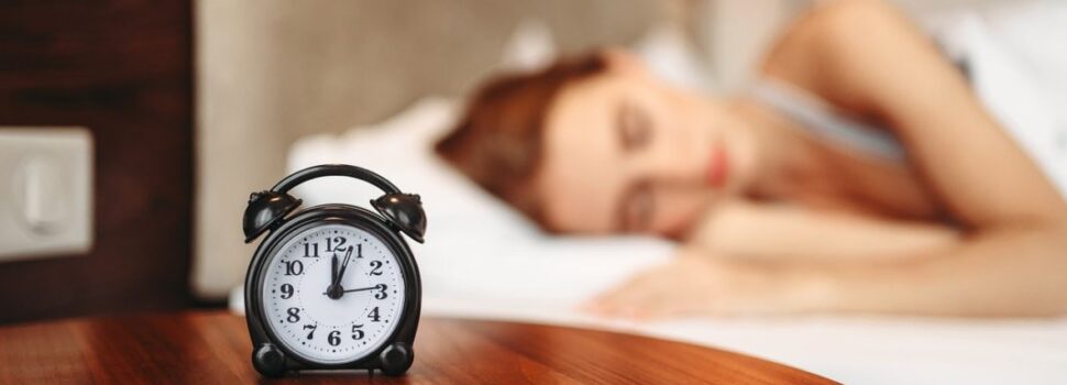 Ο ύπνος έως πέντε ώρες το βράδυ αυξάνει τον κίνδυνο για πολλαπλές χρόνιες παθήσεις