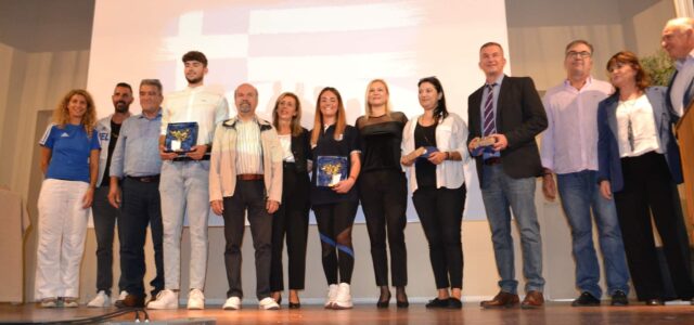 Τελετή Βράβευσης παγκοσμίως διακριθέντων μαθητών-αθλητών για το 2022 στη Σαλαμίνα από την Περιφέρεια Αττικής