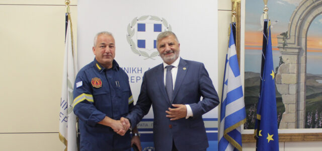 Γ. Πατούλης: «Με διακριτούς ρόλους συνεπικουρούμε τις δυνάμεις της Πυροσβεστικής στο δύσκολο έργο που καλείται να επιτελέσει»