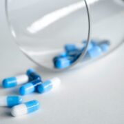 Υπερβολική χρήση αντιβιοτικών: Όταν η άγνοια τρέφει μία από τις μεγαλύτερες απειλές για τη δημόσια υγεία