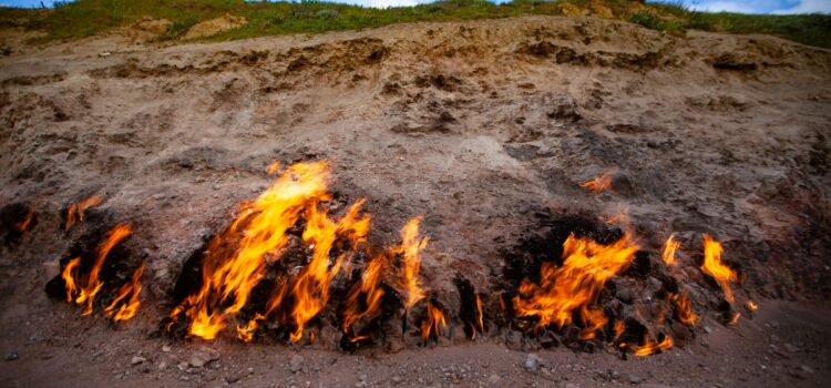 Η φωτιά που καίει 4.000 χρόνια – Δεν τη σβήνει ούτε η βροχή