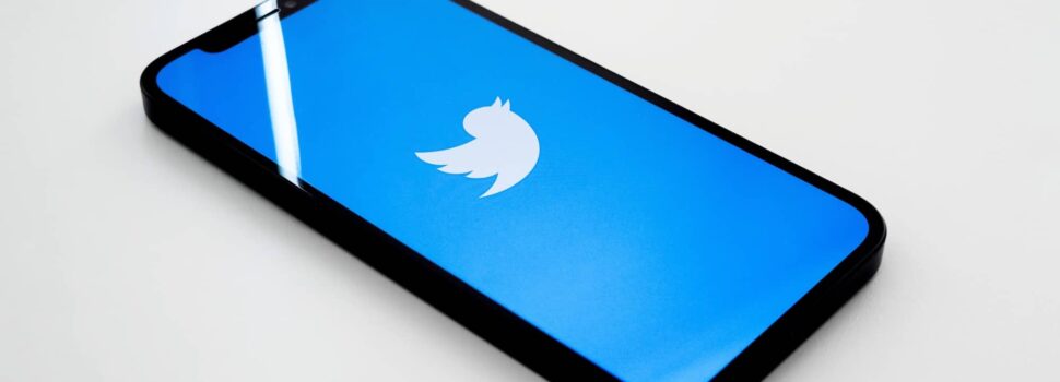 Το Twitter αφαιρεί τα παλιά «μπλε τικ», άλλοτε διακριτικό εγκυρότητας και αυθεντικότητας