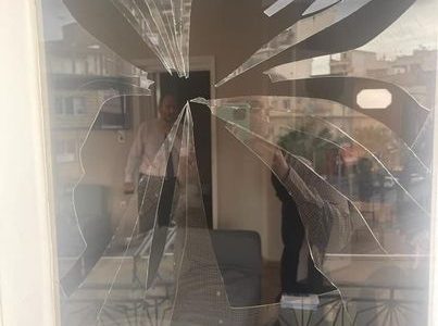 Επίθεση στο γραφείο του Δ. Μαρκόπουλου στη Νίκαια – Τι ανέφερε ο ίδιος