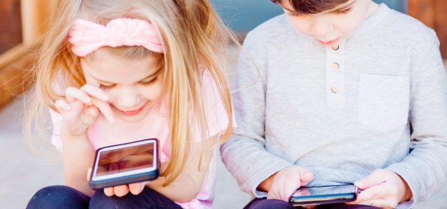 Smartphone και σχολείο: Μπορούν αυτά τα δύο να συνυπάρξουν;
