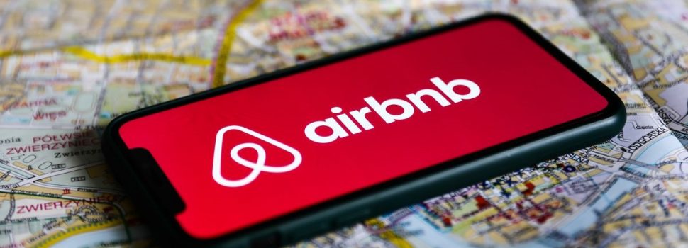 Airbnb: Βελγική έρευνα αποδεικνύει σύνδεση με την αύξηση των ενοικίων