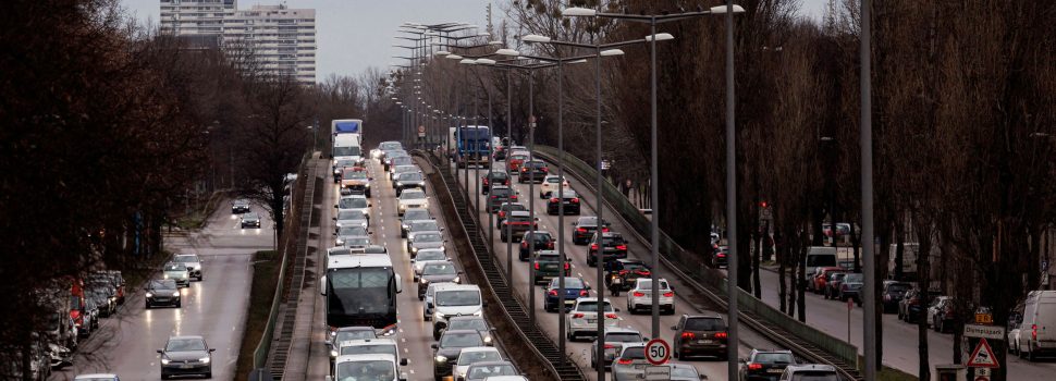 ΕΕ-Αυτοκίνητο: Οι 27 ενέκριναν την κατάργηση των θερμικών κινητήρων, άρση του γερμανικού βέτο