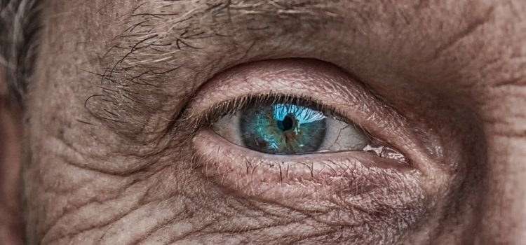 Τα πρώτα σημάδια της νόσου Αλτσχάιμερ μπορεί να εμφανιστούν στα μάτια σας, διαπιστώνει μελέτη