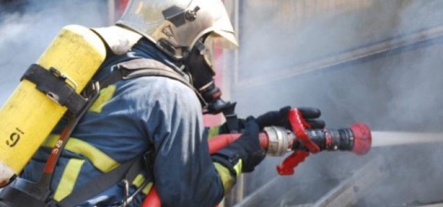 Συναγερμός στο Πέραμα: Φωτιά σε πλοίο στη Ναυπηγοεπισκευαστική Ζώνη