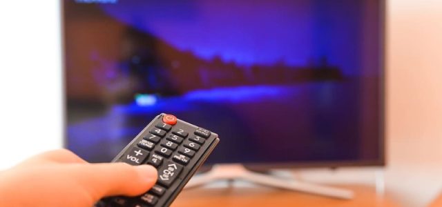 Σαρώνει η πειρατεία: Περί τους 900.000 οι παράνομοι χρήστες συνδρομητικής τηλεόρασης – Σοβαρές ποινικές ευθύνες και κρυφοί κίνδυνοι