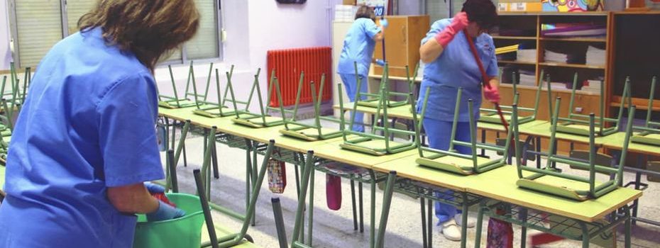 Πέταξαν Εκτός Αποζημίωσης ΜΑΠ τις τρίωρες σχολικές Καθαρίστριες του Δήμου Σαλαμίνας.
