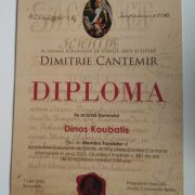 Επέστρεψε ο Ντίνος Κουμπάτης με ακαδημαϊκες Δάφνες από Ρουμανία και Ιταλία  και το Χρυσό Στέμμα του Οβίδιου