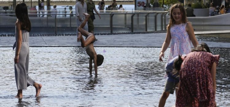 Κλιματική αλλαγή: Οι καύσωνες ήρθαν για να μείνουν – Γιατί «καίγεται» ο πλανήτης