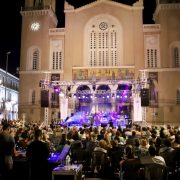 Με συγκίνηση και την θερμή ανταπόκριση κλήρου και πολιτών πραγματοποιήθηκε η Μουσική Συναυλία «Μικροί Μεγάλοι Έλληνες» από την Περιφέρεια Αττικής και την Ιερά Αρχιεπισκοπή Αθηνών