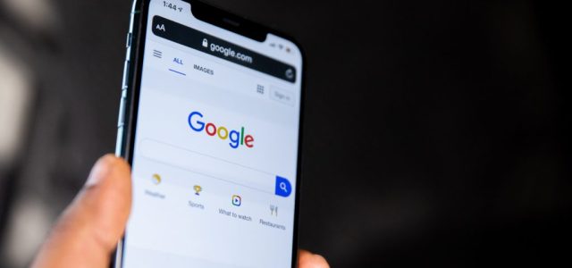 Google: Πώς έδωσες άθελά σου το «οκ» να γνωρίζει τα πάντα για σένα