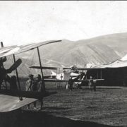 «Στα φτερά του Α΄ Παγκοσμίου»: Με αεροπλάνα από ξύλο και πανί μπήκαν τα θεμέλια της Πολεμικής Αεροπορίας, ο κομβικός ρόλος του «ξεχασμένου» αεροδρομίου της Θάσου