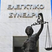 Το Ελεγκτικό Συνέδριο επιβεβαιώνει το «πάρτι» των απευθείας αναθέσεων