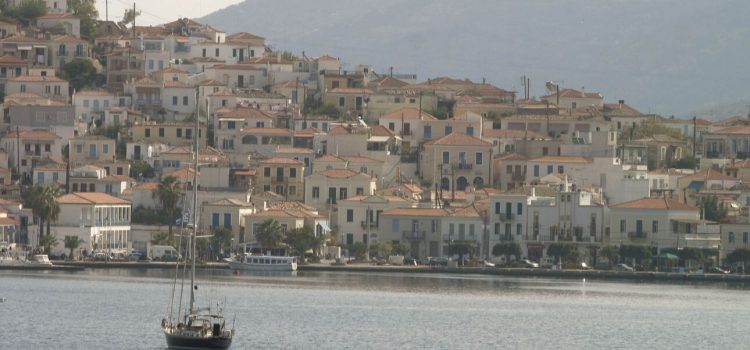 Ο Πόρος θα γίνει το τρίτο ελληνικό «πράσινο» νησί – Έρχονται τα ηλεκτρικά πλοιάρια