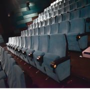 ΔΥΠA: Μετά τα εισιτήρια για θέατρο, δωρεάν εισιτήρια και για κινηματογράφο