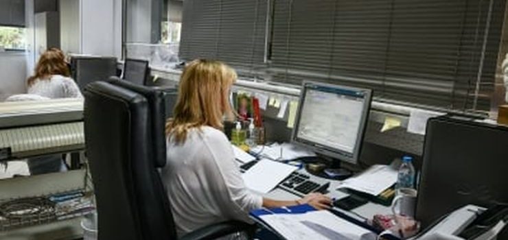 Πανελλαδικό κυνήγι χρεών από την Εφορία το 2024