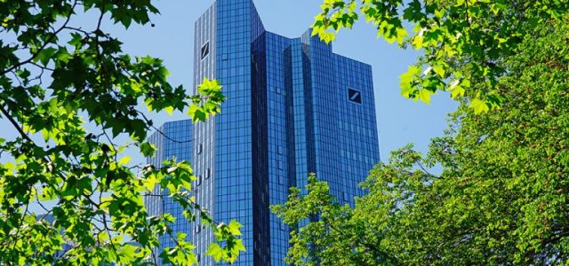 Deutsche Bank: Η τεχνητή νοημοσύνη αλλάζει τις ζωές και τις οικονομίες – Θα ανέβουν κι άλλο οι αγορές