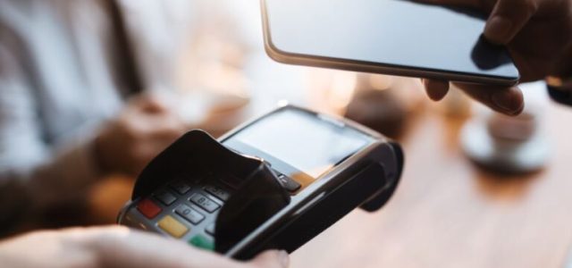 Μείωση προμήθειας για τις μικρές συναλλαγές με κάρτα
