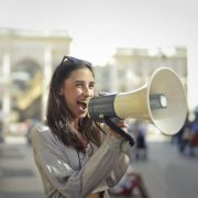 Aλλάζουν οι ώρες κοινής ησυχίας από την 1η Απριλίου – Τι δεν επιτρέπεται