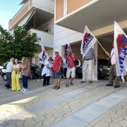 Αποτροπή πλειστηριασμού πρώτης κατοικίας στην Σαλαμίνα με την συμβολή δυνάμεων της Λαϊκής Συσπείρωσης και του ΠΑΜΕ