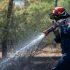 Φωτιά στη Σαλαμίνα: Ανατράπηκε όχημα της πυροσβεστικής