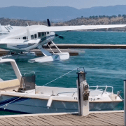 Μετά τις Σποράδες και τη Σκύρο, η Hellenic Seaplanes έκανε την εμφάνισή της και στο λιμάνι της Αμφιλοχίας!