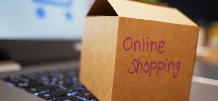 E-shop: Eπτά στους δέκα έχουν κάνει τουλάχιστον μία αγορά online το τελευταίο εξάμηνο