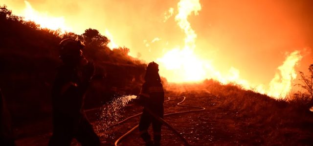 Απασφάλισαν οι πυροσβέστες: Μην παίζετε με τις ζωές μας