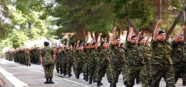 «Θητεία Ευκαιρία» για τους φαντάρους: Τι αλλάζει στην υποχρεωτική στράτευση