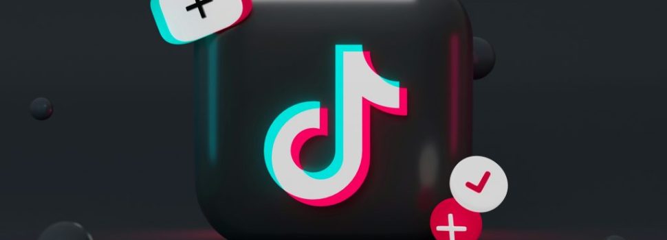 Gen Z: Πώς το TikTok άλλαξε τον τρόπο που επικοινωνούν οι νέοι