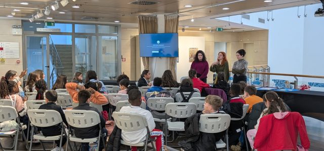 Με μεγάλη επιτυχία άνοιξε ο κύκλος των εκπαιδευτικών εργαστηρίων τέχνης «ΒιωμAttica, που διοργανώνει η Περιφέρεια Αττικής για παιδιά ευάλωτων κοινωνικών ομάδων