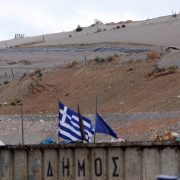 Τέλος Ταφής: Παραμένει ο «πράσινος κεφαλικός φόρος» που θα τον πληρώνουν οι δημότες